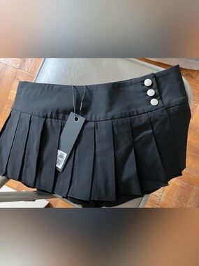 NWT I.AM.GIA Remini Skort in Black
